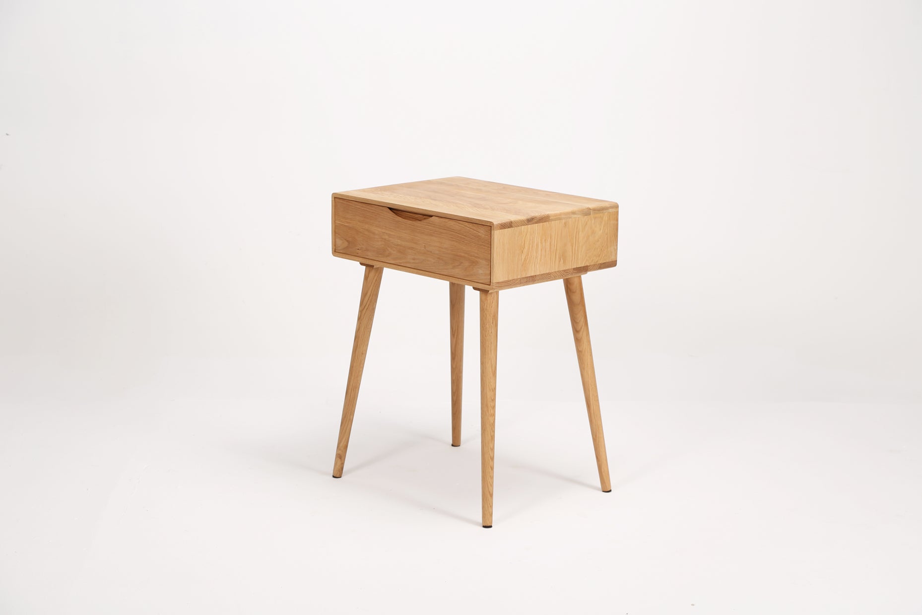 arctic-holz-primera-primo-dia-beistelltisch-eiche-massiv image 2