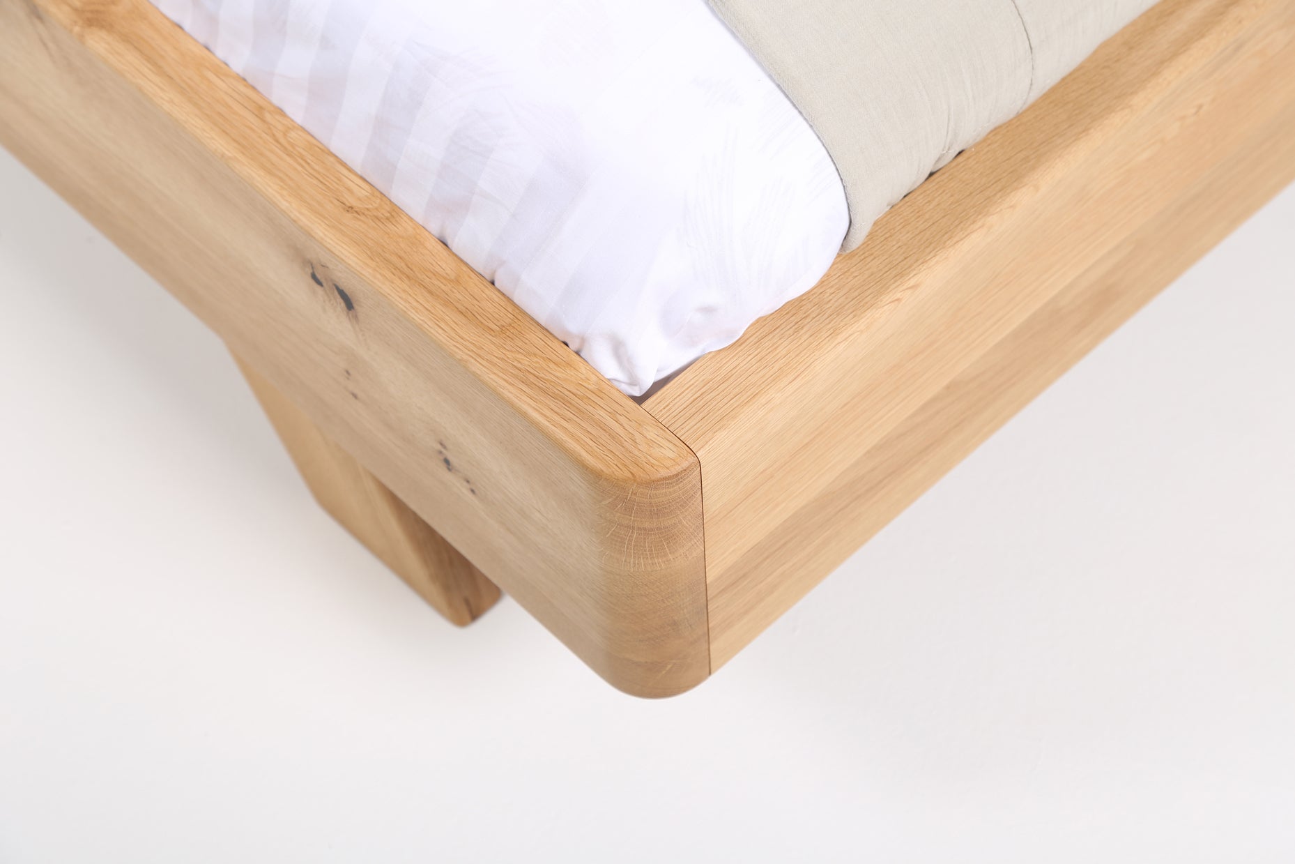 arctic-holz-massivholm-bel-moku-luca-bed-1690x2090x1005-dark-oak-bett image 3